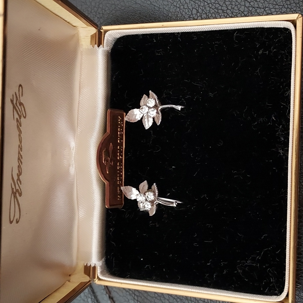 Vintage Krementz 14kt Rolled Gold Overlay Clip On Leaf Earrings